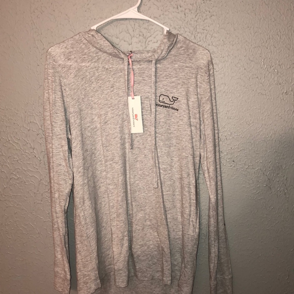 brand new vineyard vines hoodie